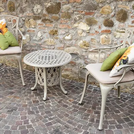 - Casa Di Alice Nel Borgo Apartament