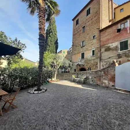 - Casa Di Alice Nel Borgo Apartament *